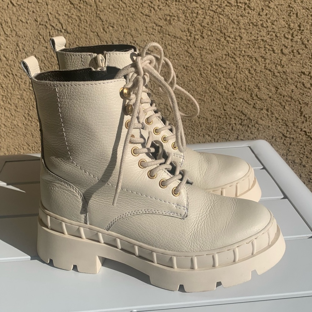 Vince Camuto white leather lug sole booties size 7